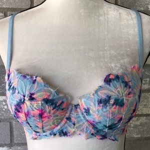 Pink by VS push up bra size 34C